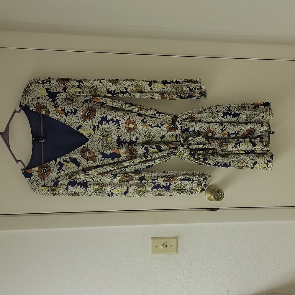 H&M Daisy groovy dress!